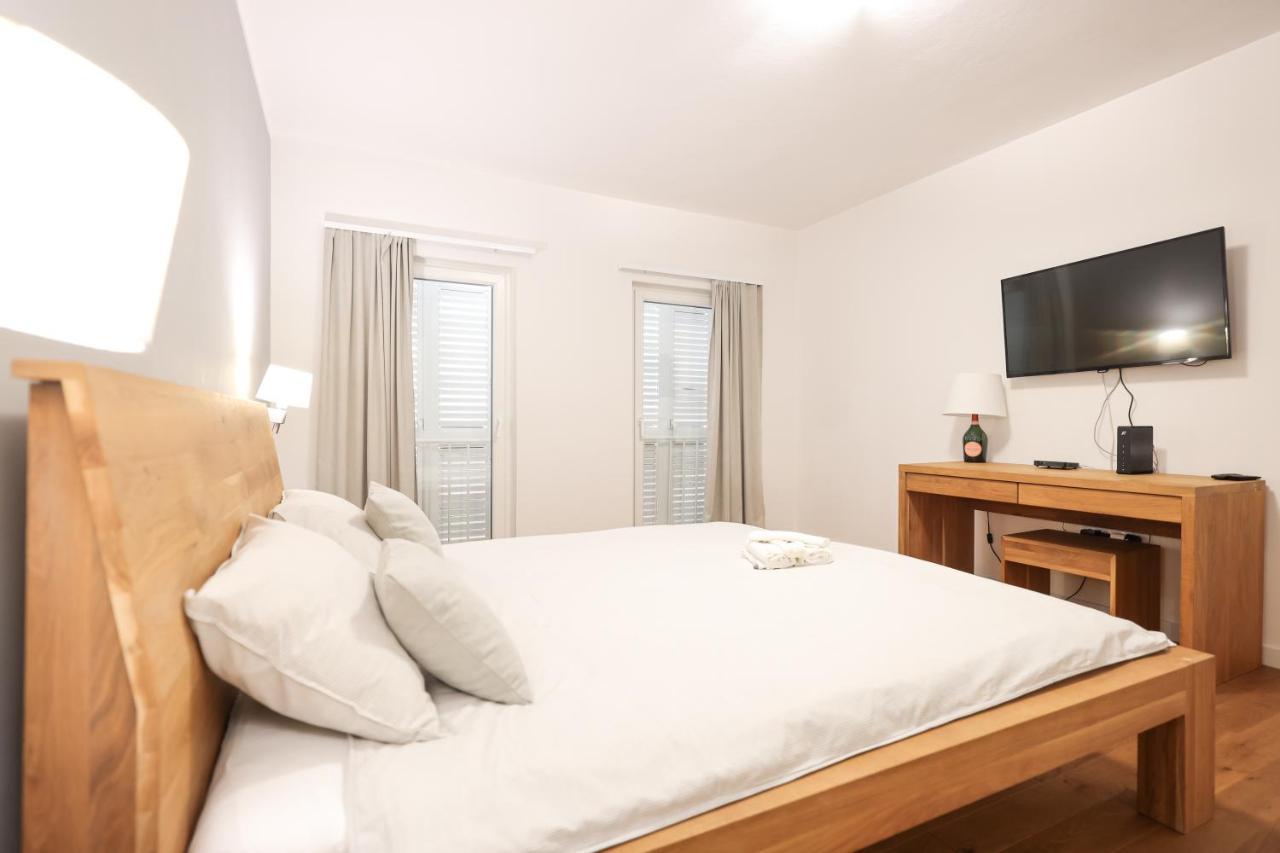 Sunset Boutiqe Old Town Apartment *